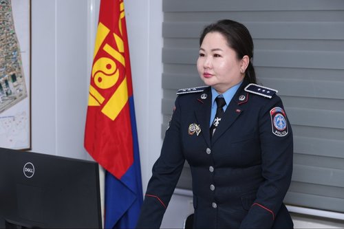 Миний мөр...